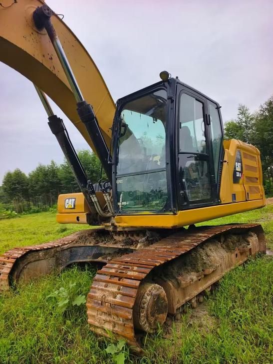 Buy Caterpillar 330B Used Excavator / 1