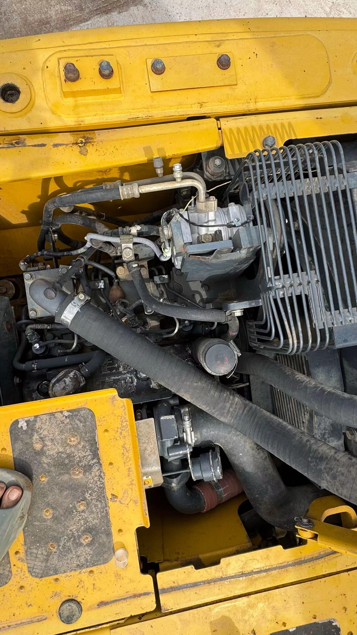Buy Komatsu PC130-8 Used Excavator / 8 Buy Komatsu PC130-8 Used Excavator / 8