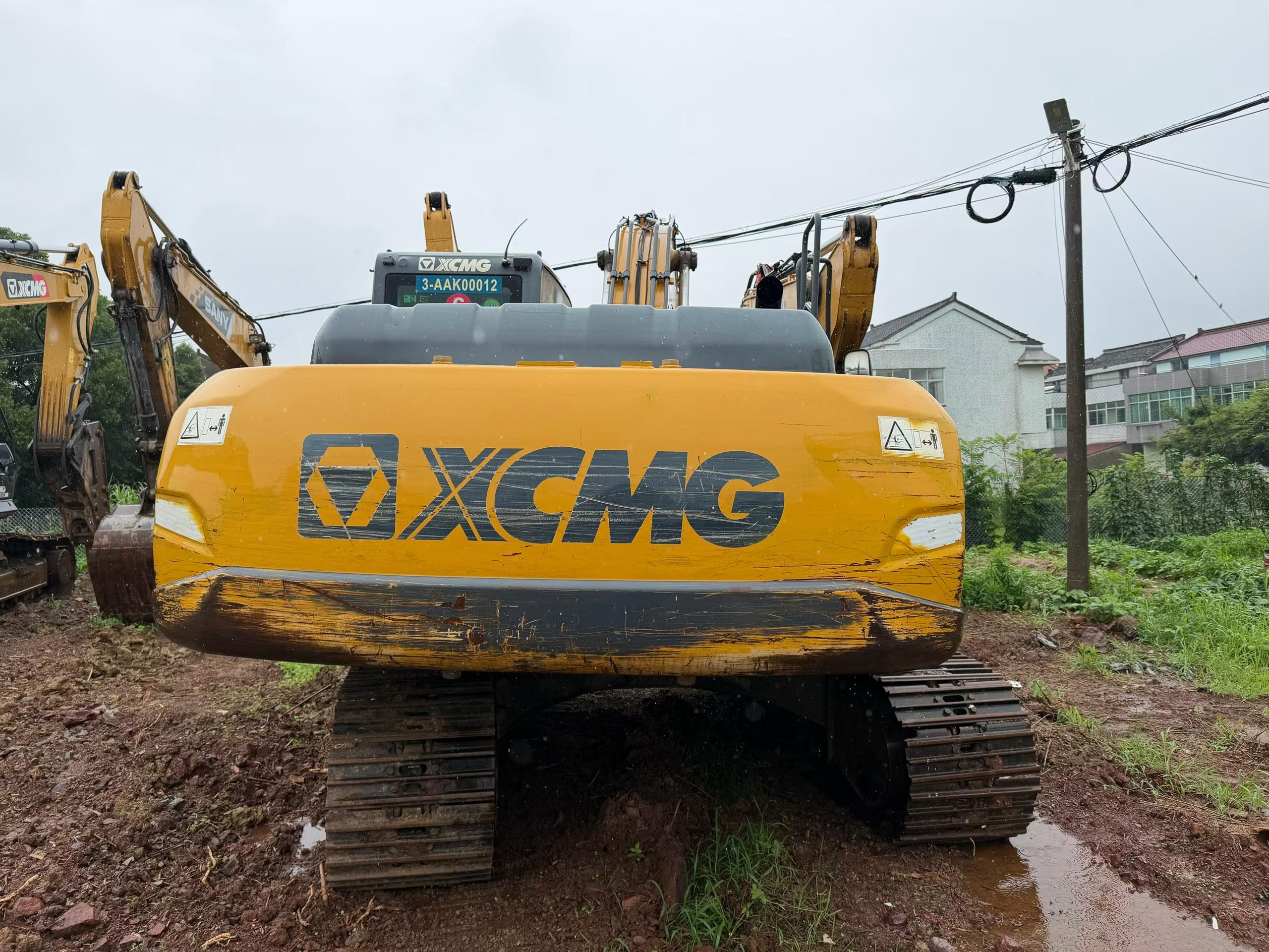 Buy XCMG XE200 Used Excavator / 1