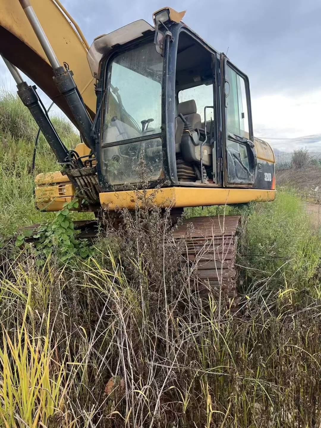 Buy Caterpillar 320D Used Excavator / 7 Buy Caterpillar 320D Used Excavator / 7