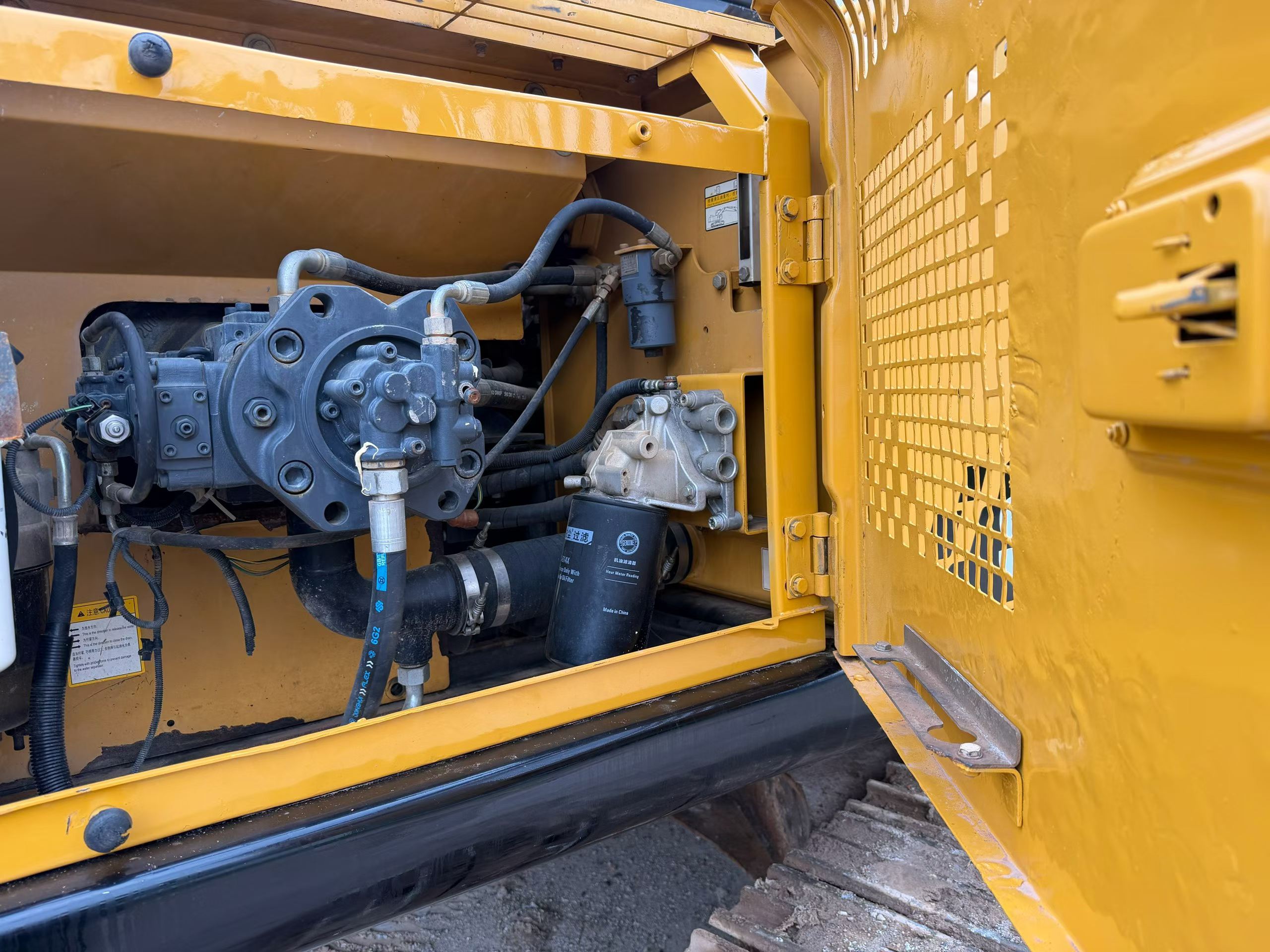 Buy Sany SY200C Used Excavator / 6 Buy Sany SY200C Used Excavator / 6