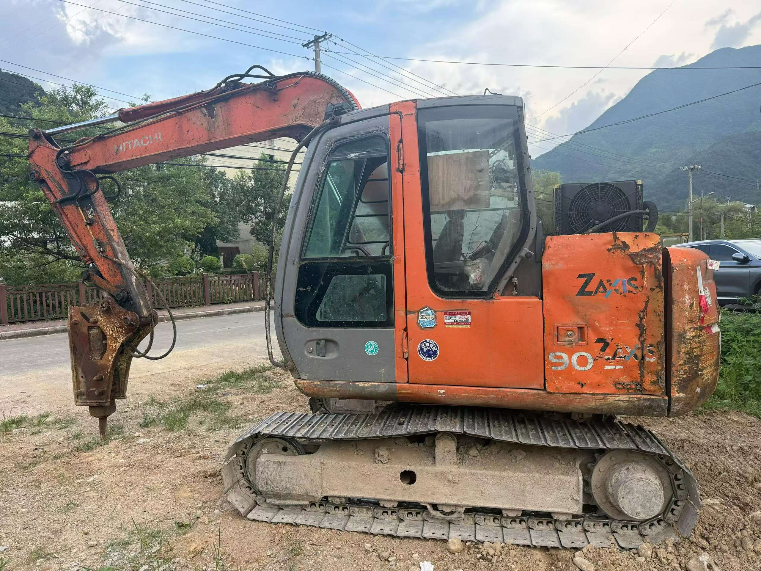 Buy Hitachi EX70 Used Excavator / 1