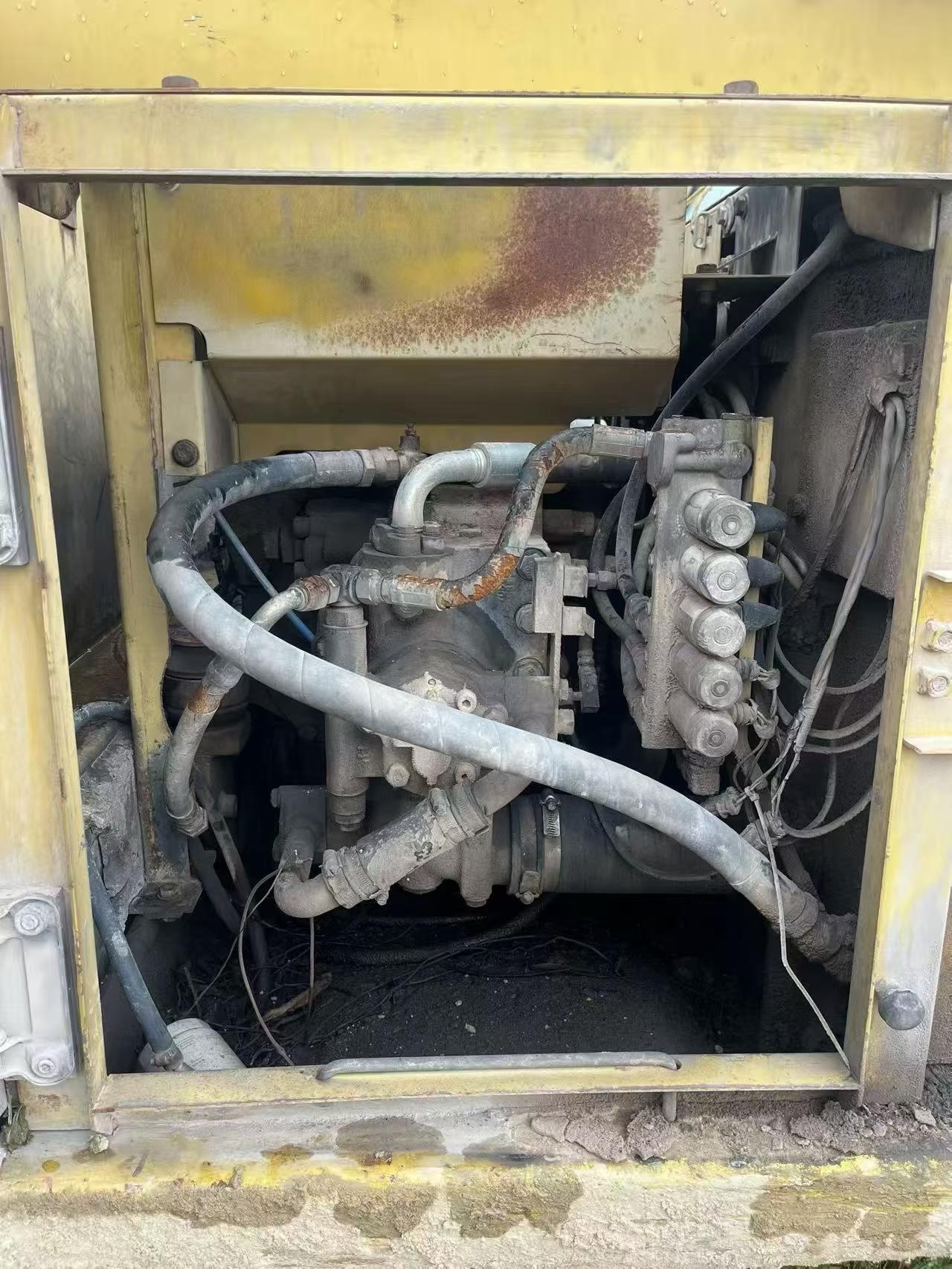 Buy Komatsu PC100-6E Used Excavator / 8