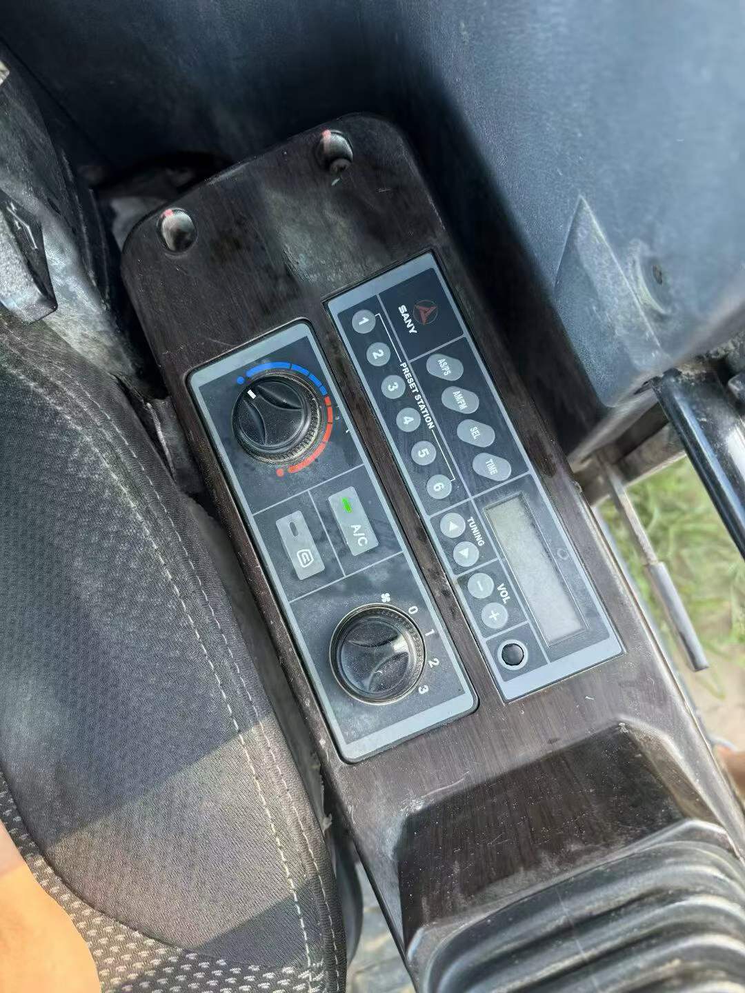 Buy Sany SY60-9 Used Excavator / 7 Buy Sany SY60-9 Used Excavator / 7