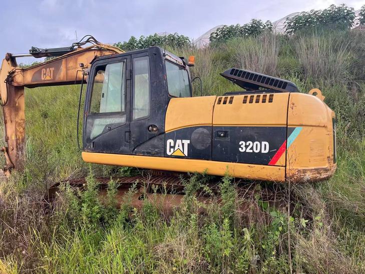 Buy Caterpillar 320D Used Excavator / 1