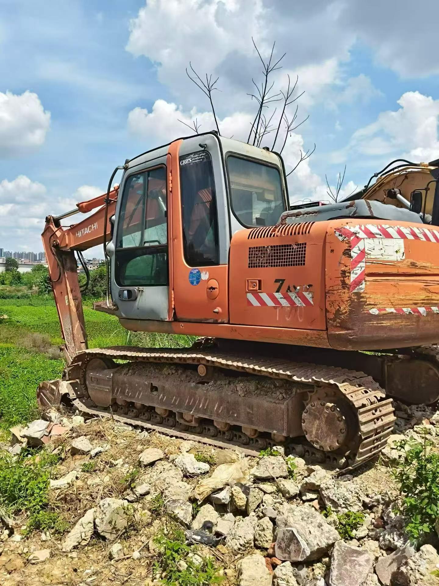 Buy Hitachi EX120 Used Excavator / 1