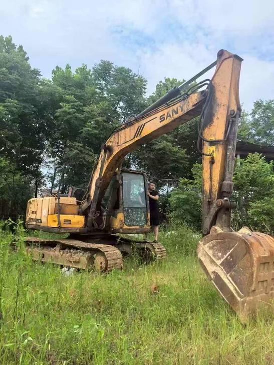 Buy Sany SY135 Used Excavator / 1