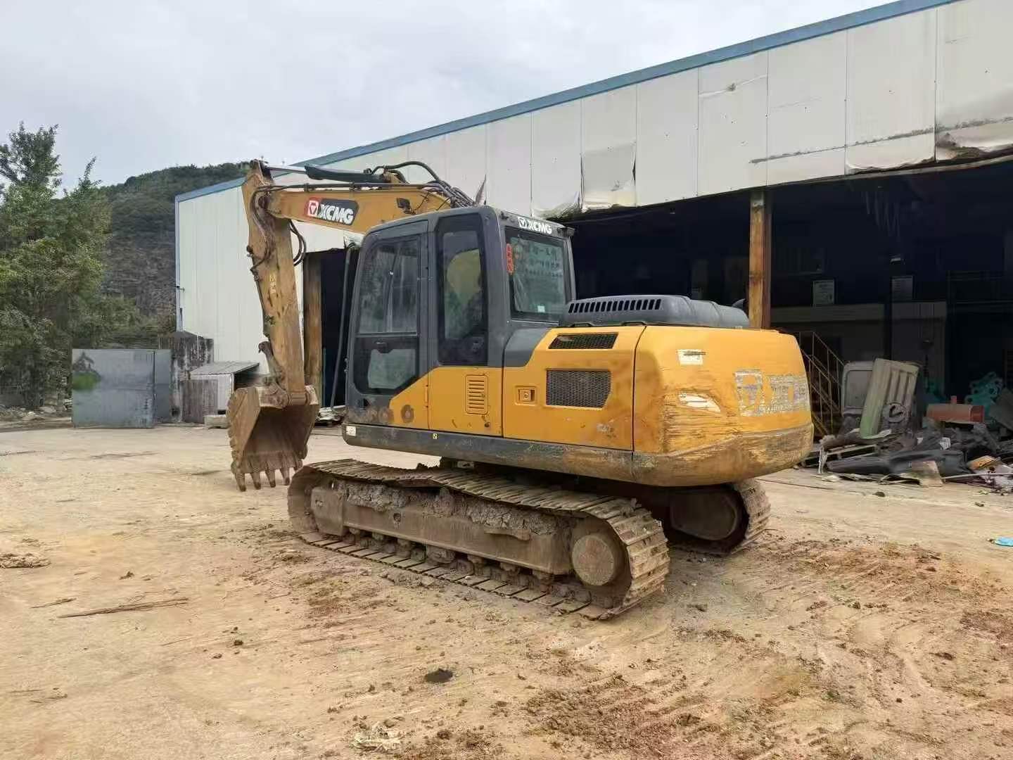 Buy XCMG XE135B Used Excavator / 1
