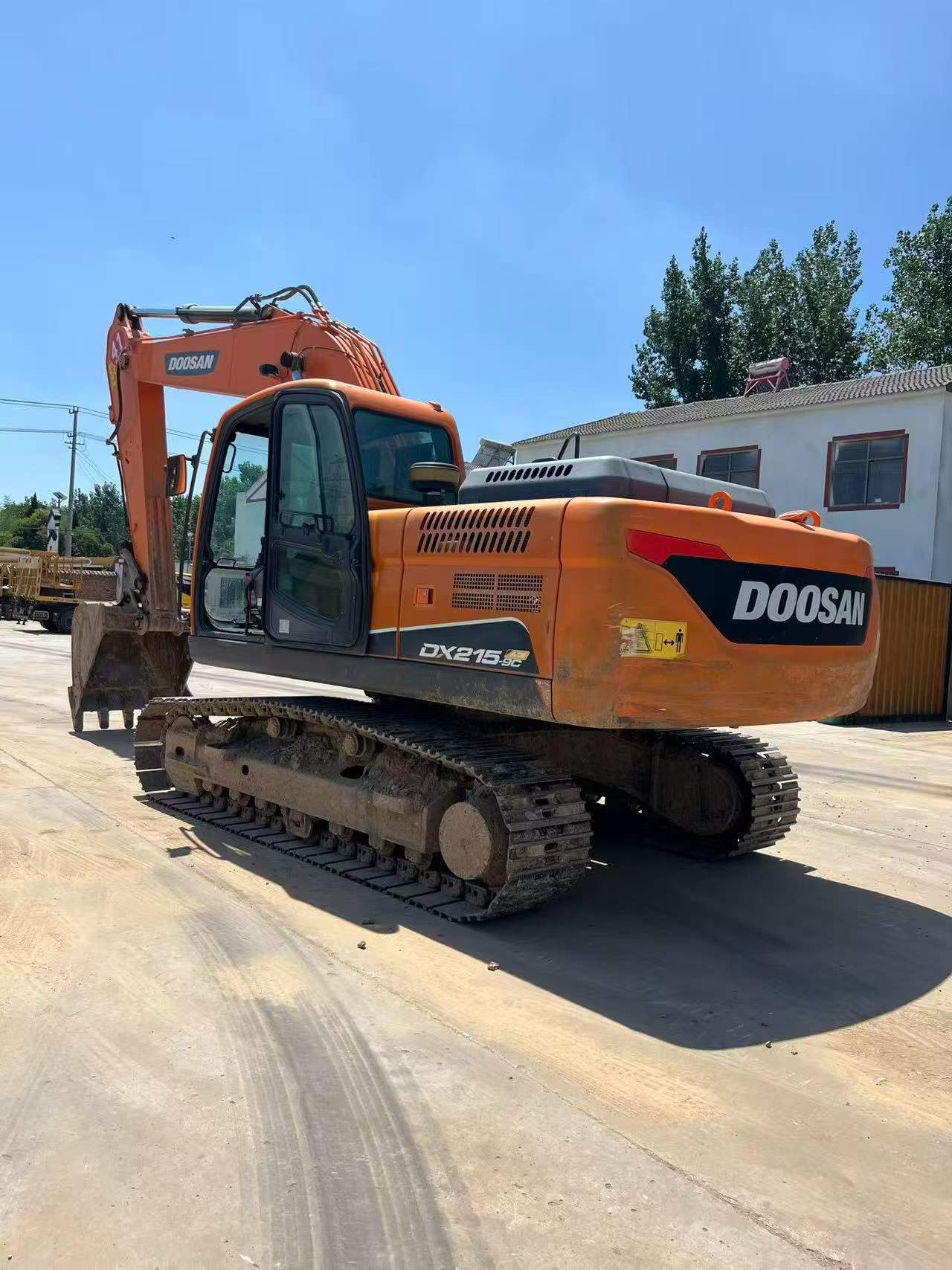Buy Doosan DH215-7 Used Excavator / 2 Buy Doosan DH215-7 Used Excavator / 2