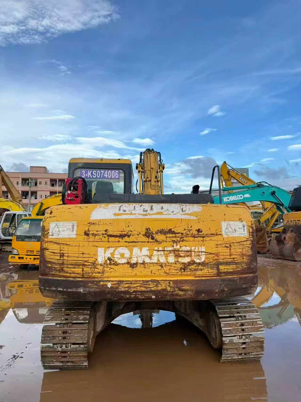 Buy Komatsu PC130-7 Used Excavator / 8