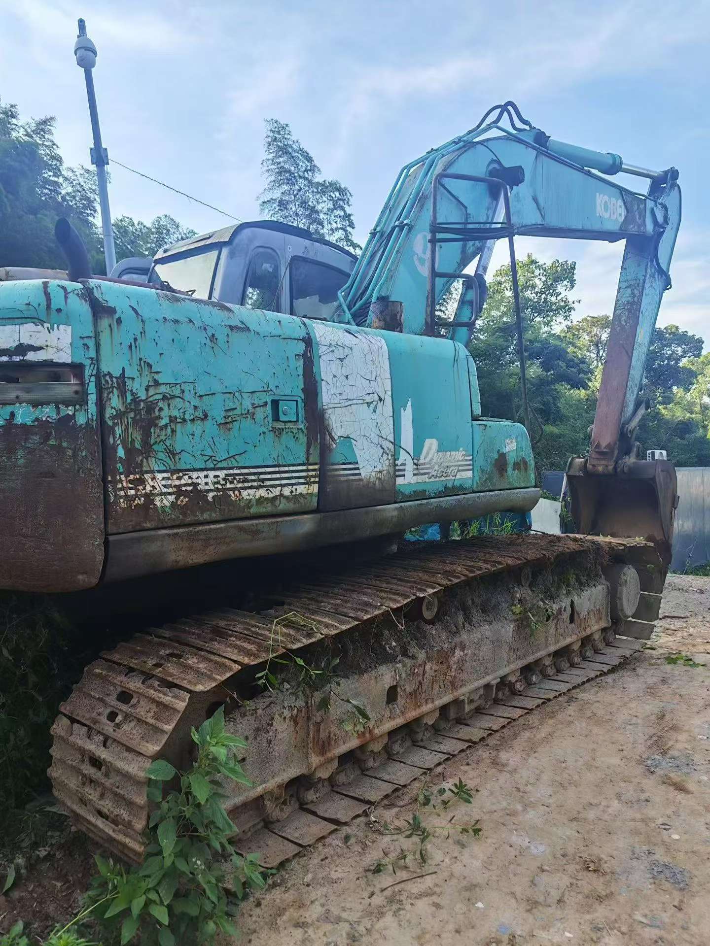 Buy Kobelco SK210-6 Used Excavator / 4 Buy Kobelco SK210-6 Used Excavator / 4