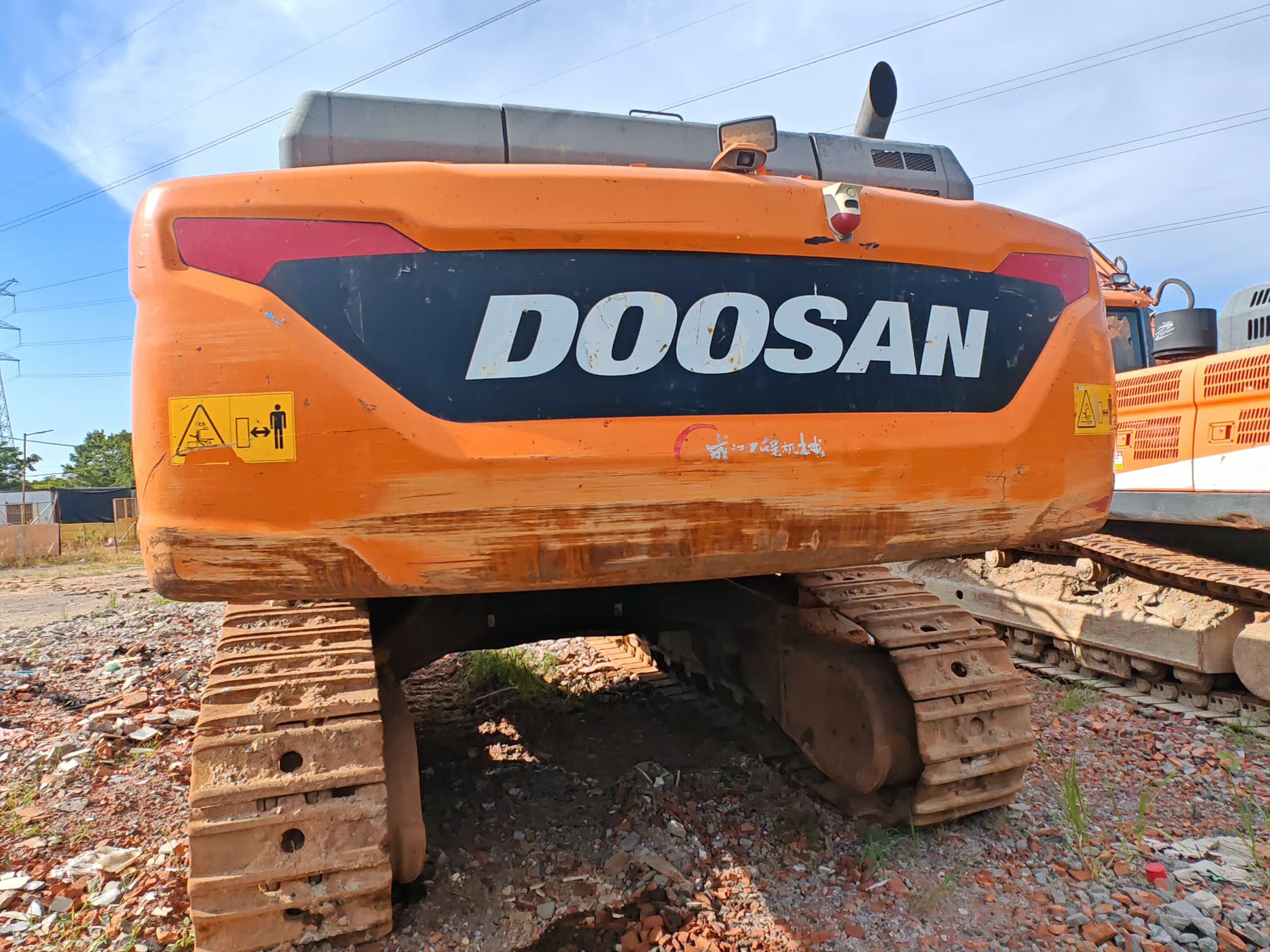 Buy Doosan DH200-3 Used Excavator / 4 Buy Doosan DH200-3 Used Excavator / 4