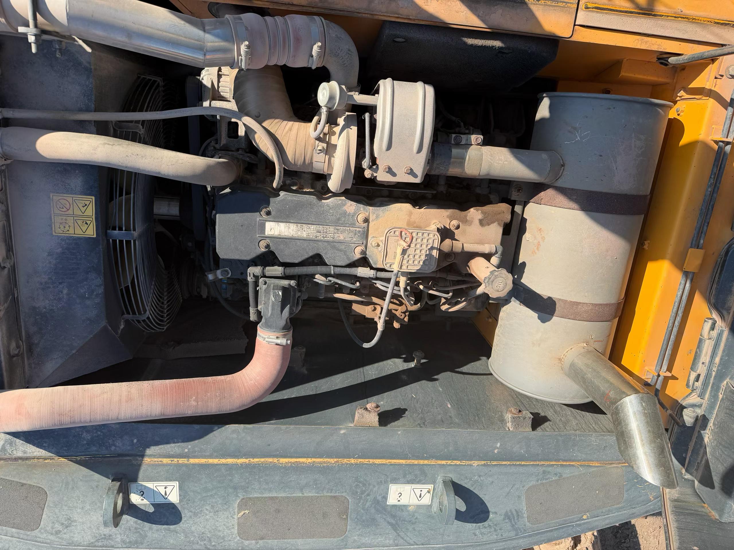 Buy Hyundai R215-7 Used Excavator / 4 Buy Hyundai R215-7 Used Excavator / 4