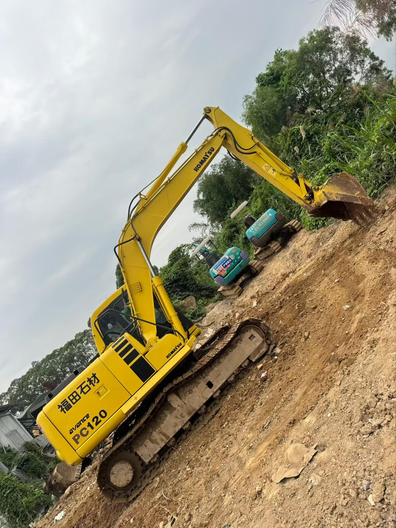 Buy Komatsu PC120-6 Used Excavator / 3 Buy Komatsu PC120-6 Used Excavator / 3