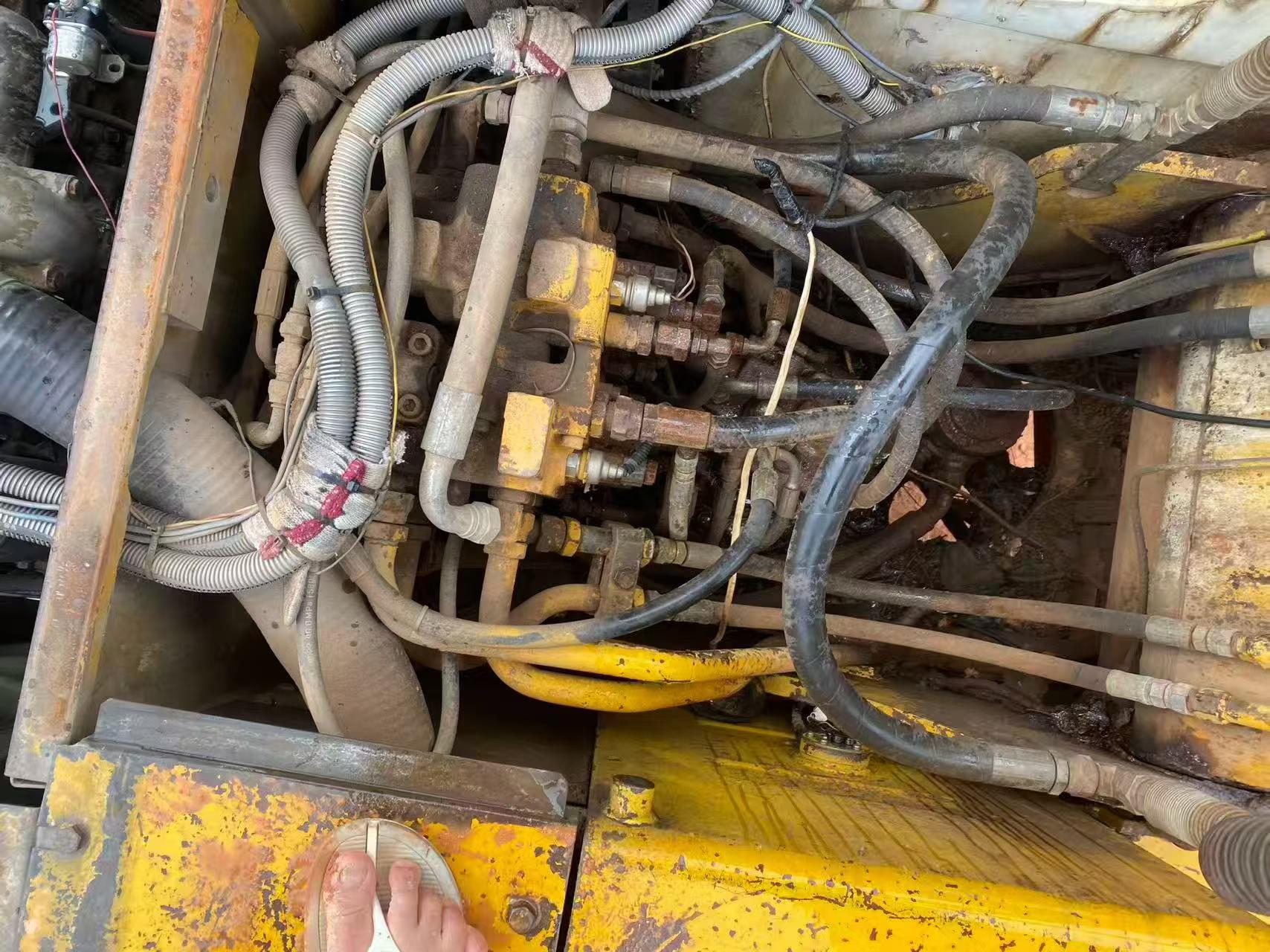 Buy Kato Used Excavator / 4 Buy Kato Used Excavator / 4