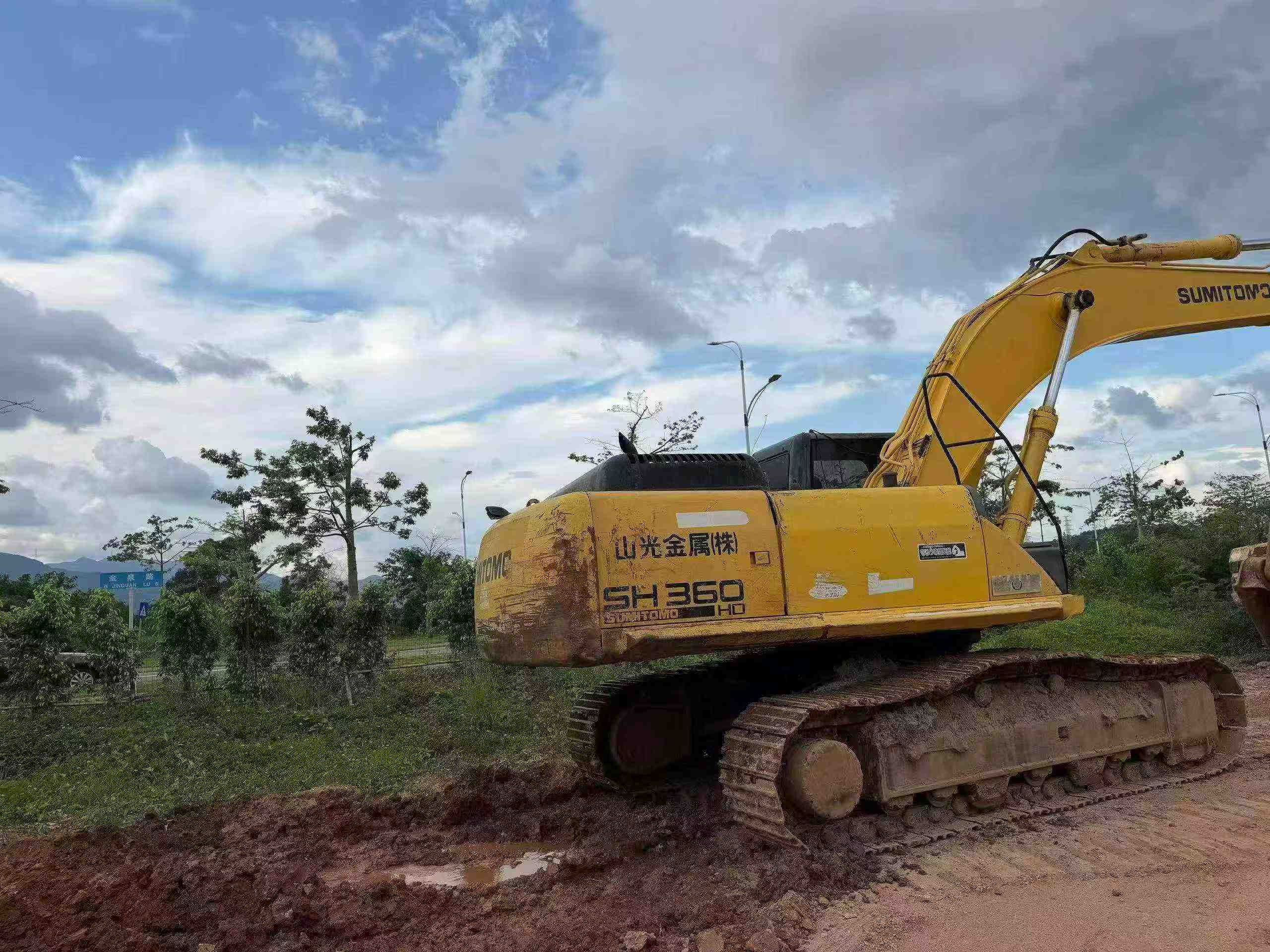 Buy Sumitomo SH360-5 Used Excavator / 2 Buy Sumitomo SH360-5 Used Excavator / 2