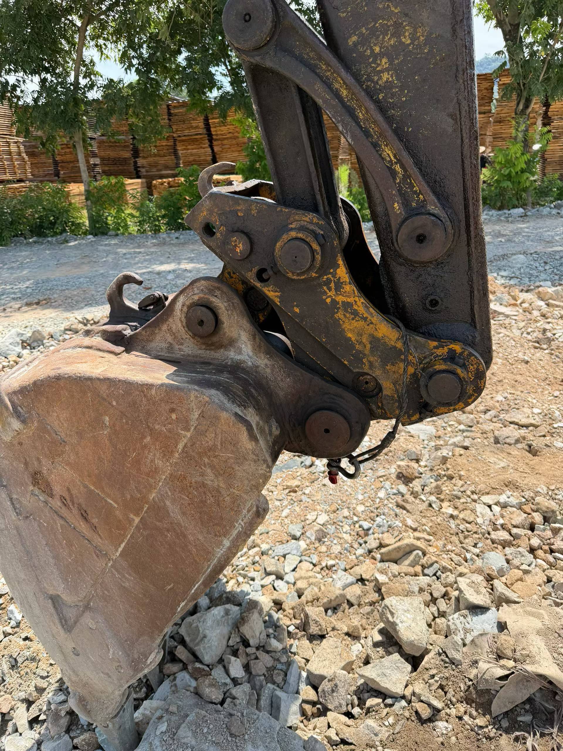 Buy Komatsu PC120-6 Used Excavator / 9 Buy Komatsu PC120-6 Used Excavator / 9