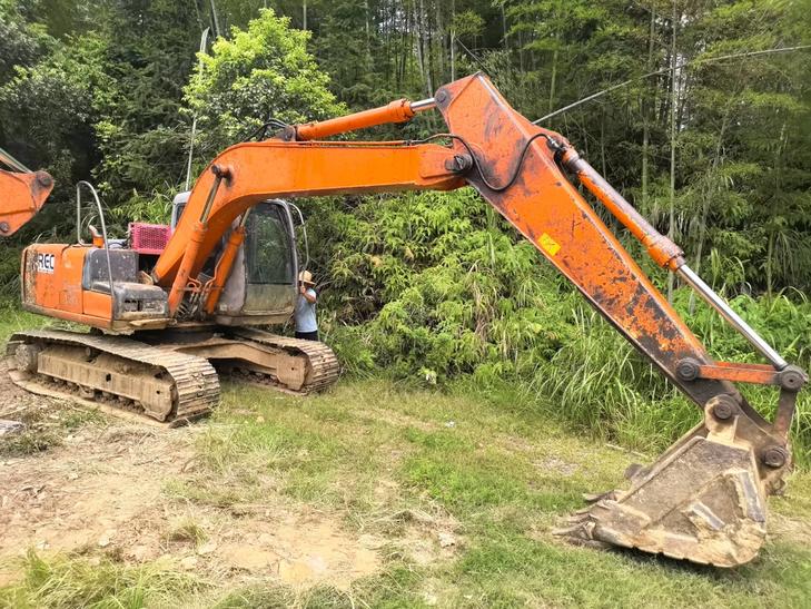 Buy Hitachi EX120-6 Used Excavator / 1