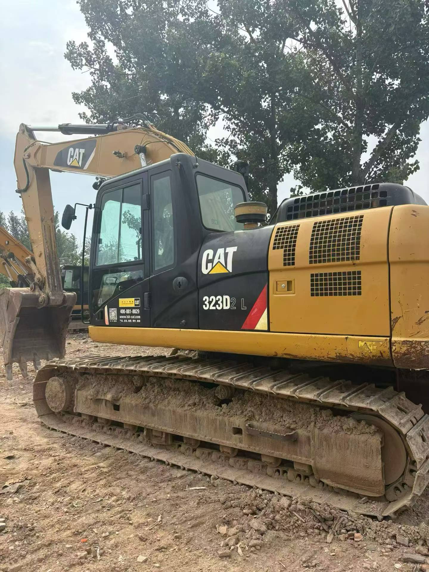 Buy Caterpillar 323D2L Used Excavator / 1