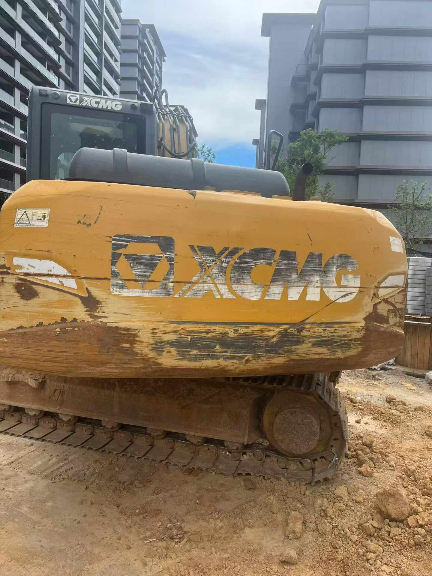 Buy XCMG XE135B Used Excavator / 1