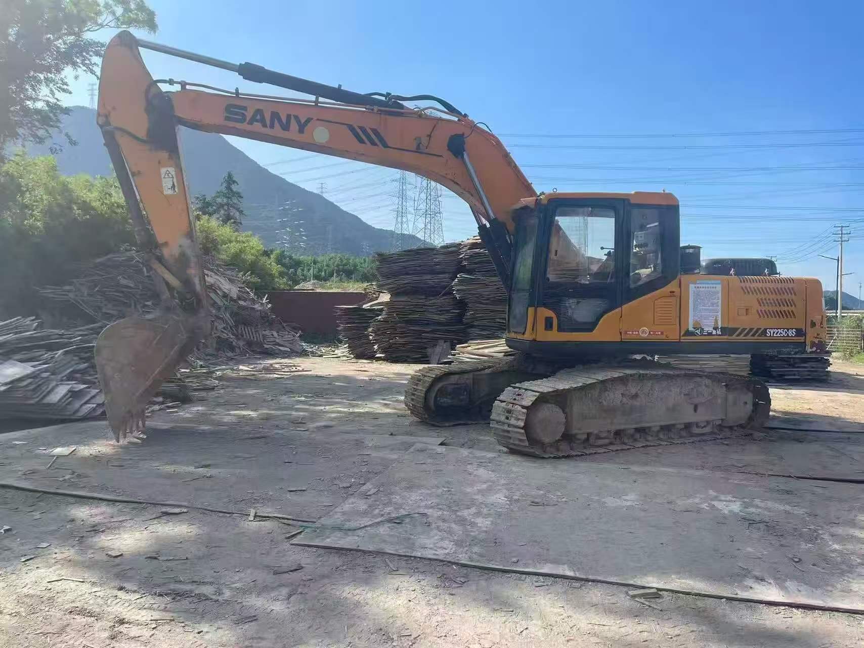 Buy Sany SY195C Used Excavator / 3 Buy Sany SY195C Used Excavator / 3