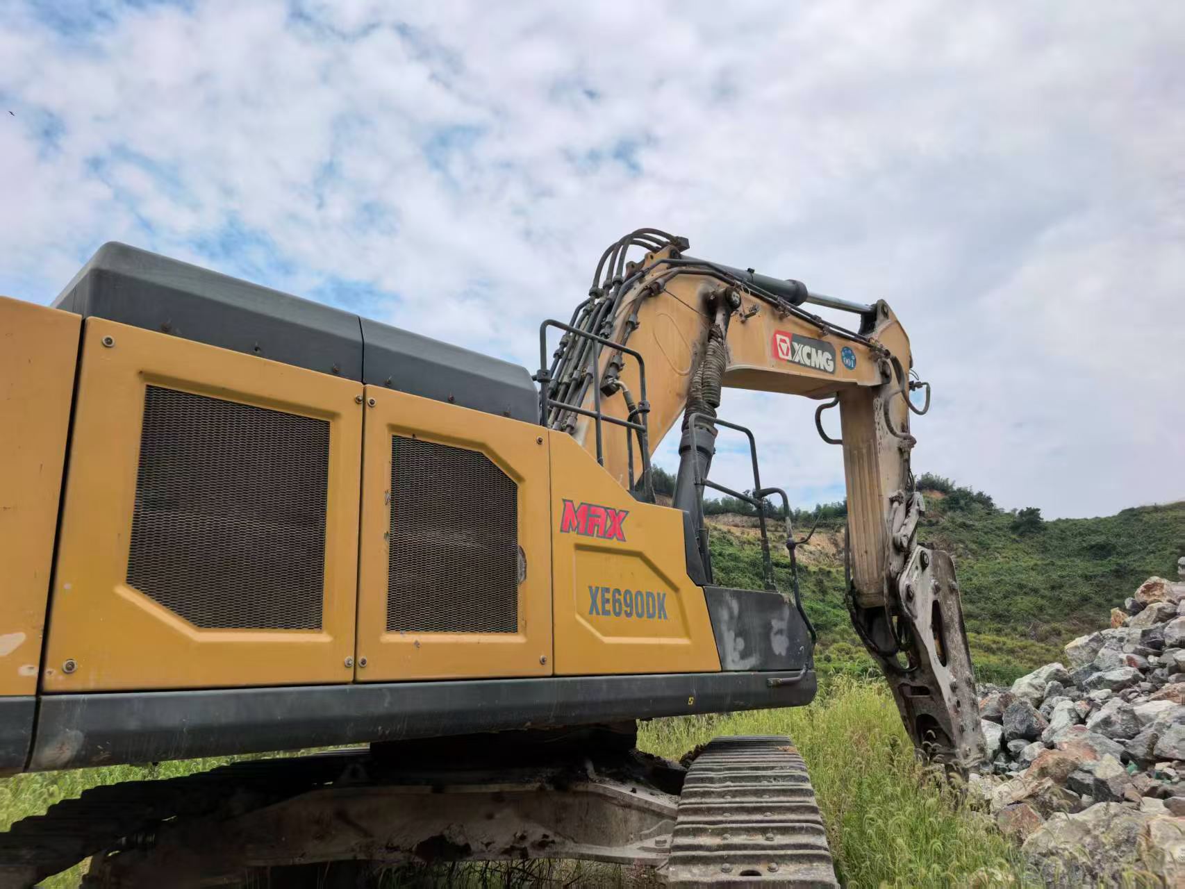 Buy XCMG XE690DK Used Excavator / 1
