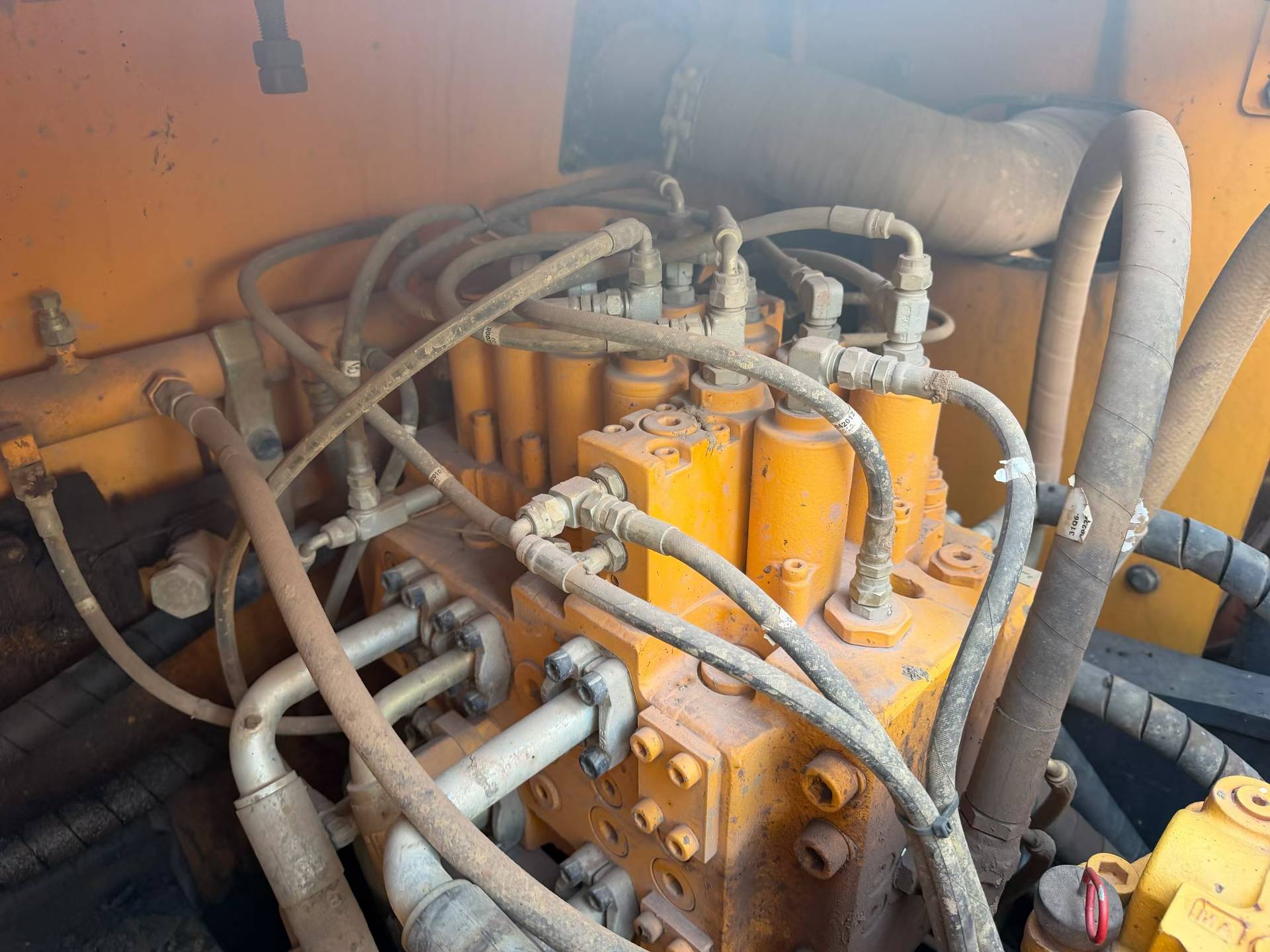 Buy Hyundai R215-7 Used Excavator / 3 Buy Hyundai R215-7 Used Excavator / 3