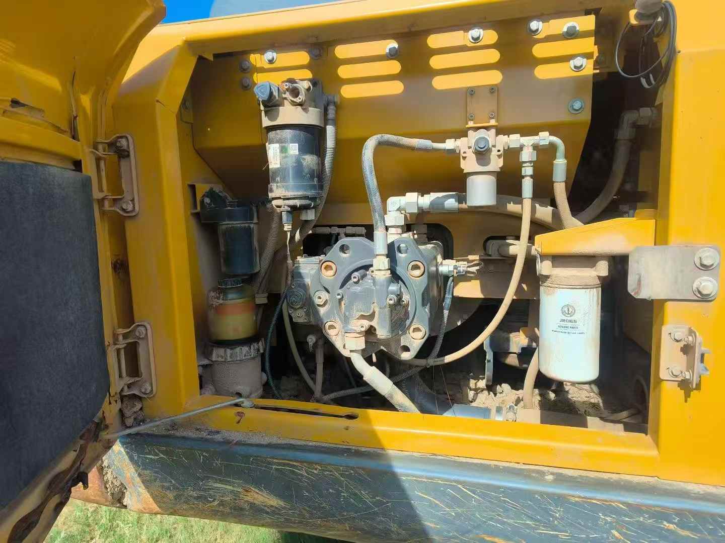 Buy XCMG XE200DA Used Excavator / 3 Buy XCMG XE200DA Used Excavator / 3