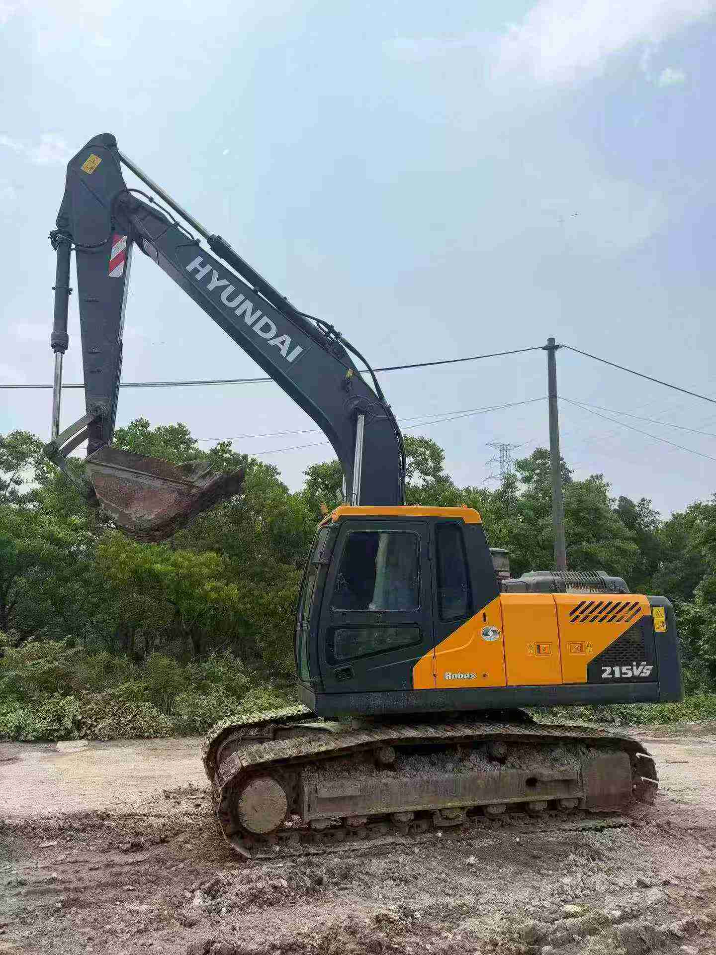 Buy Hyundai R215VS Used Excavator / 1