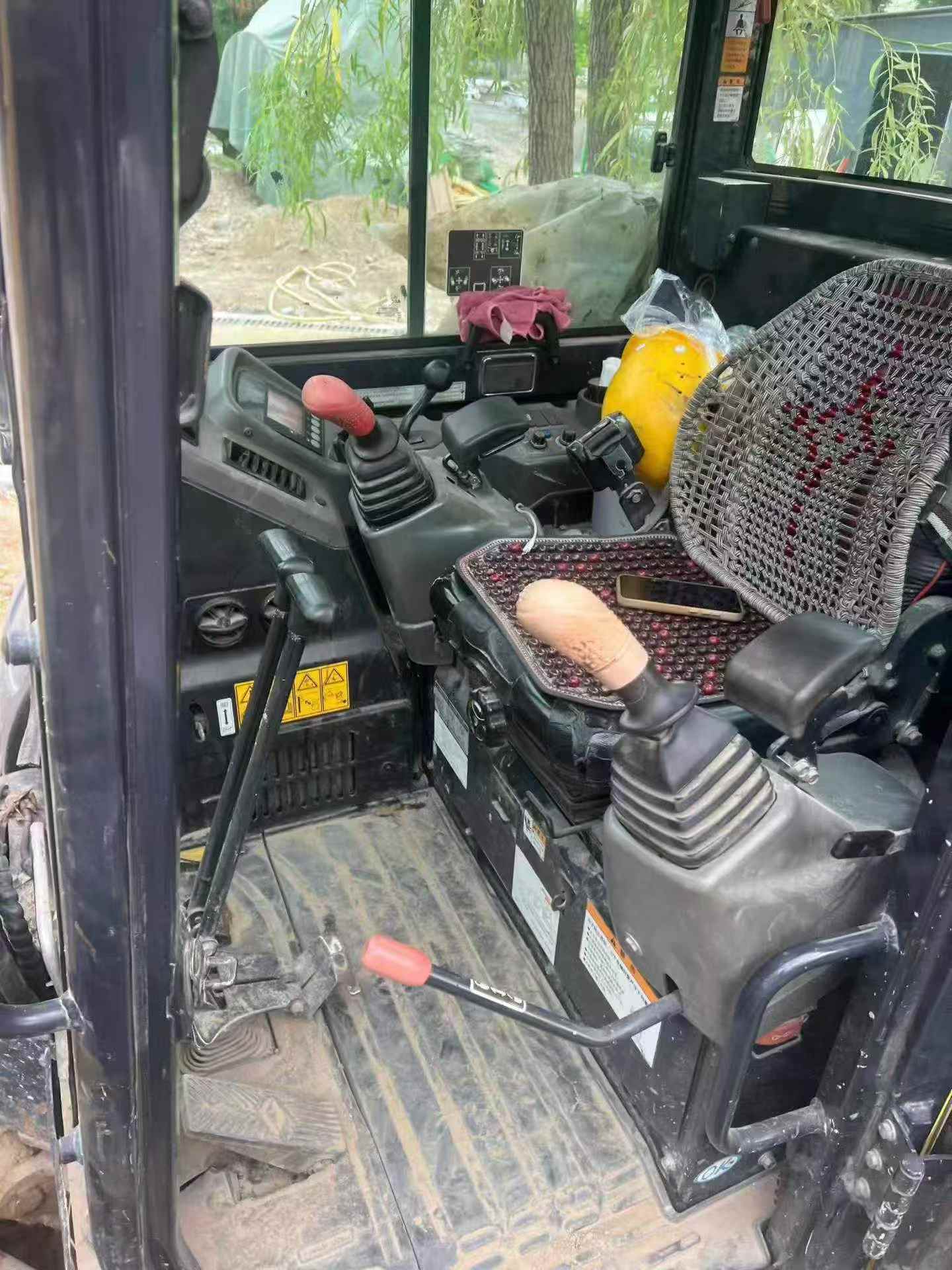 Buy Yanmar Vio50-2 Used Excavator / 4 Buy Yanmar Vio50-2 Used Excavator / 4