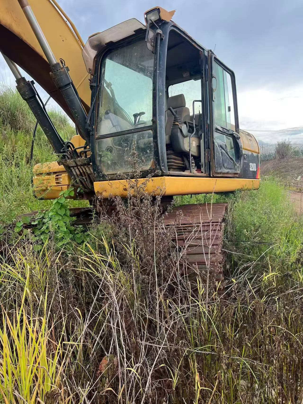Buy Caterpillar 320D Used Excavator / 8 Buy Caterpillar 320D Used Excavator / 8