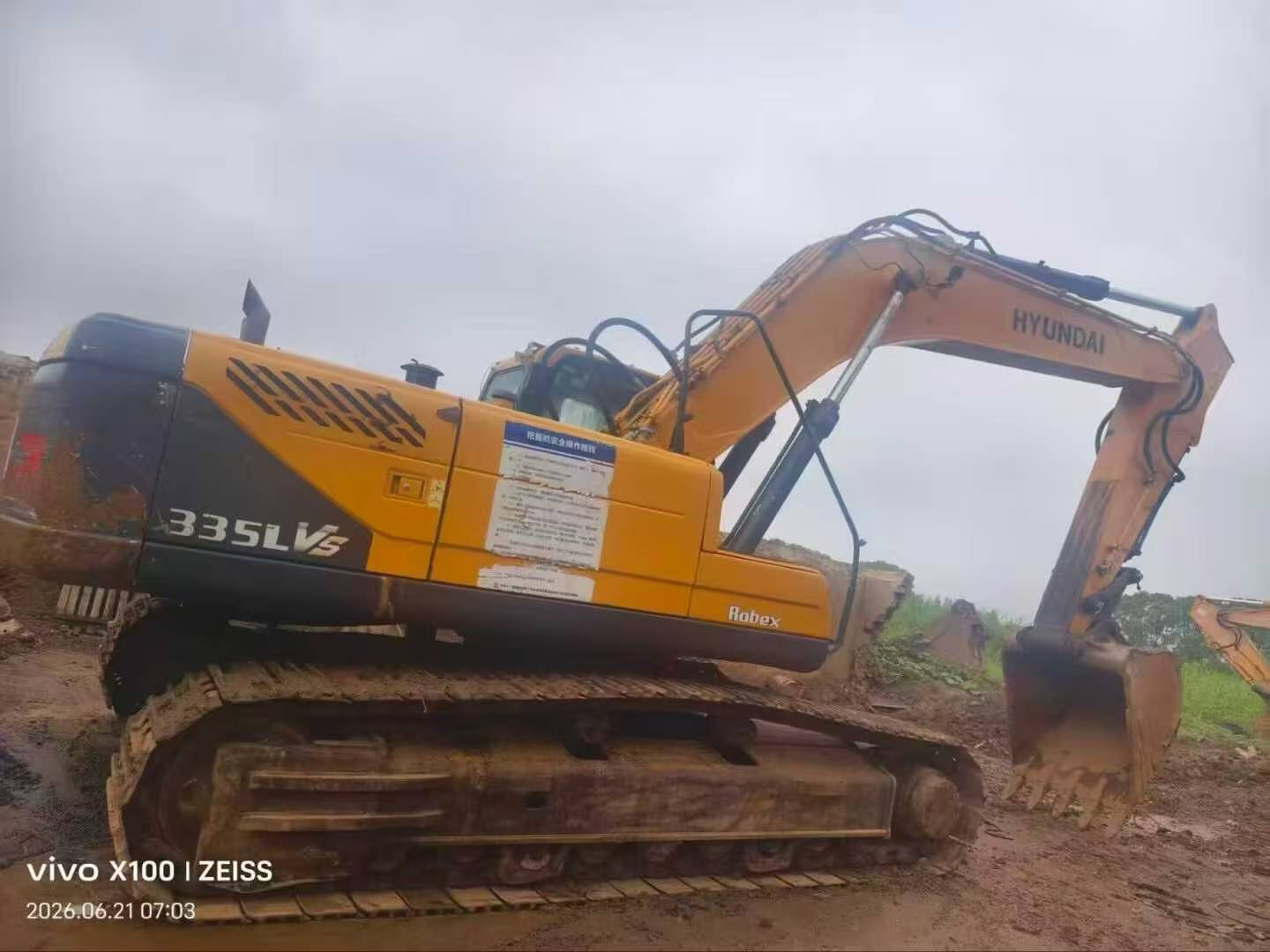 Buy Hyundai R305LVS Used Excavator / 1