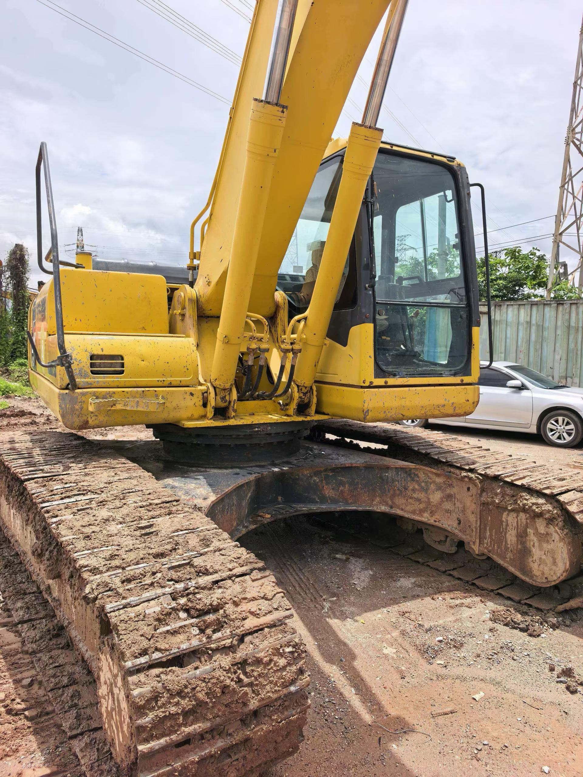 Buy Komatsu PC220-7 Used Excavator / 2