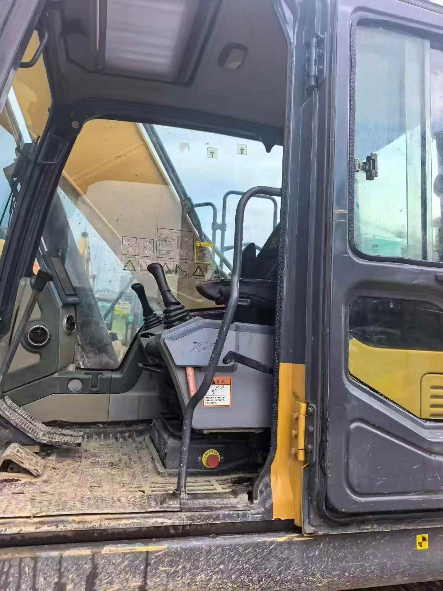 Buy XCMG XE215 Used Excavator / 9 Buy XCMG XE215 Used Excavator / 9