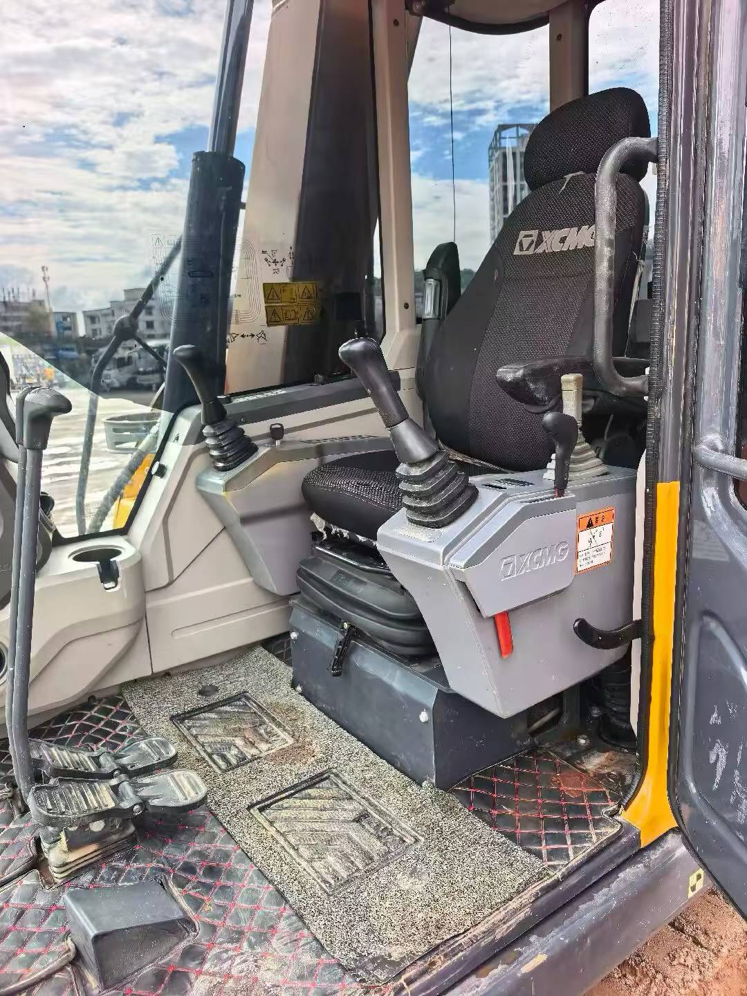 Buy XCMG XE75C Used Excavator / 6 Buy XCMG XE75C Used Excavator / 6
