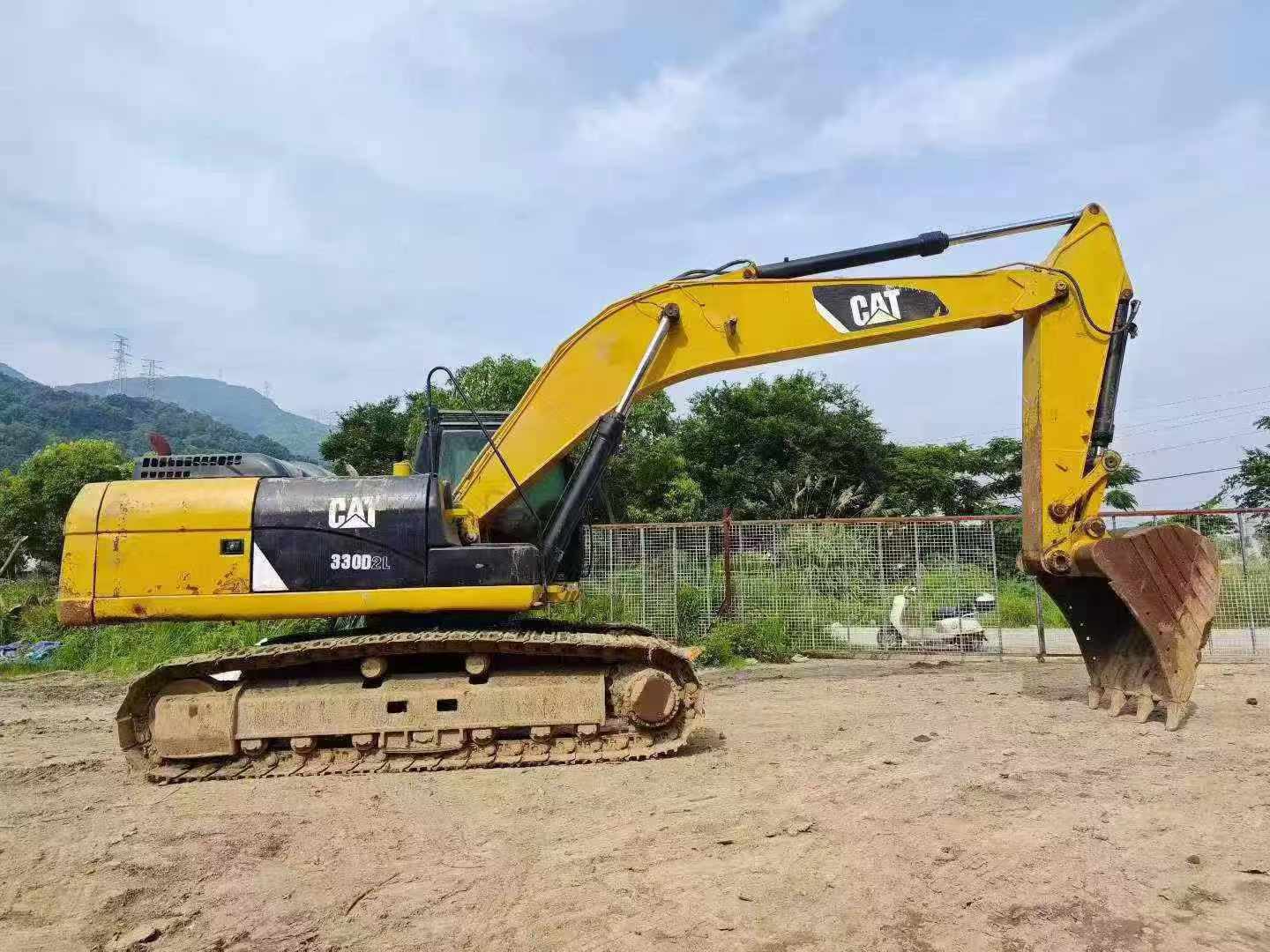 Buy Caterpillar 330B Used Excavator / 6 Buy Caterpillar 330B Used Excavator / 6
