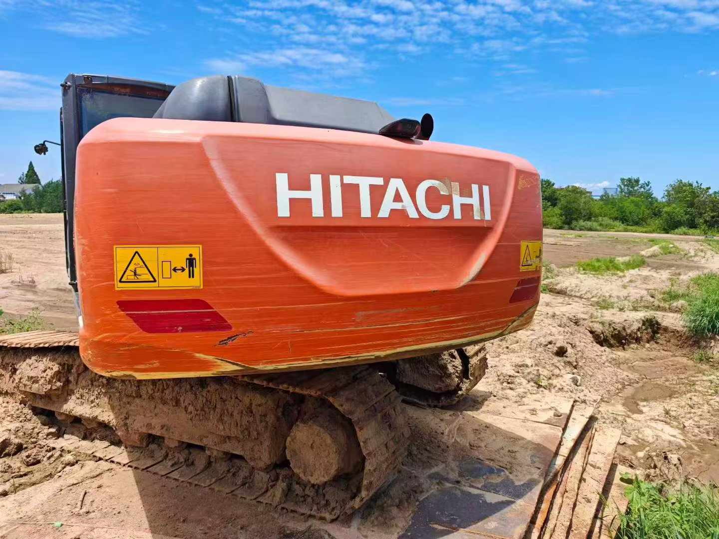 Buy Hitachi EX200 Used Excavator / 2 Buy Hitachi EX200 Used Excavator / 2