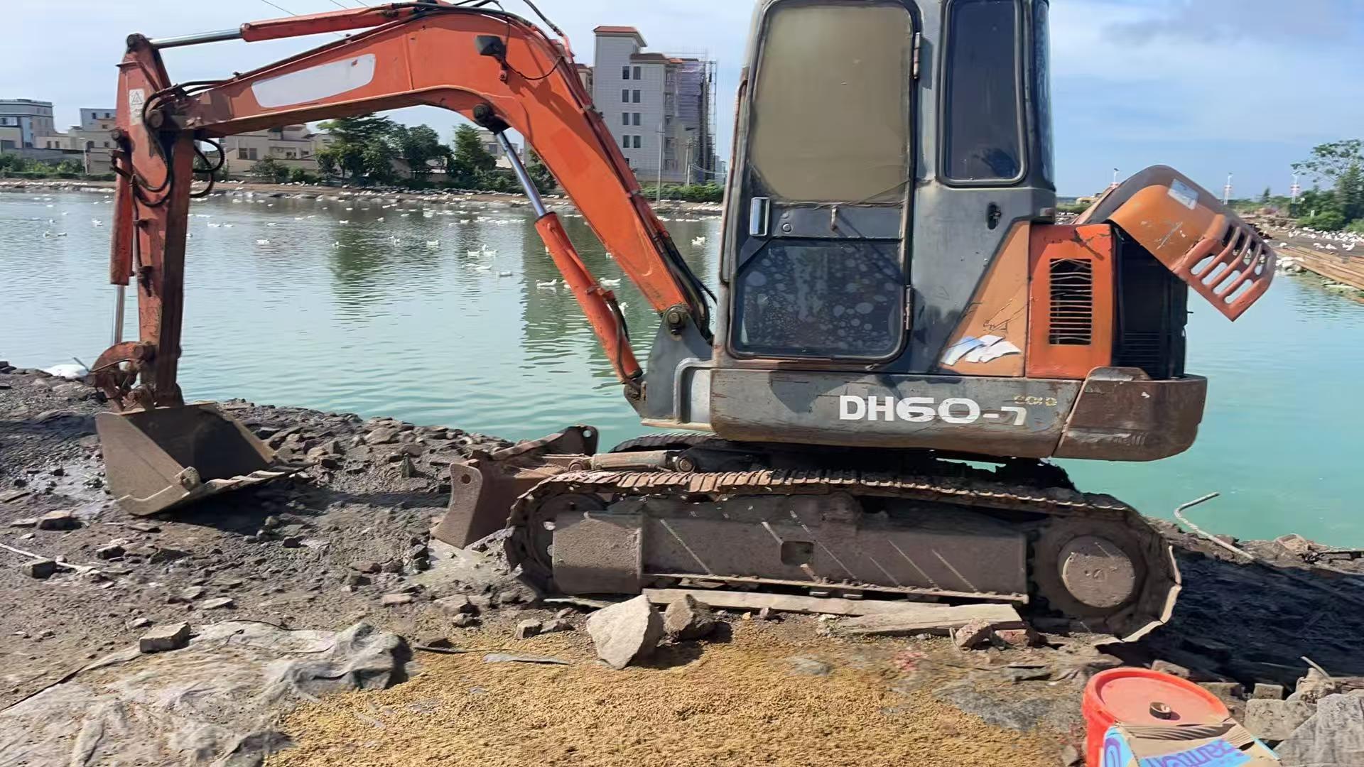 Buy Doosan DH55-7 Used Excavator / 4 Buy Doosan DH55-7 Used Excavator / 4