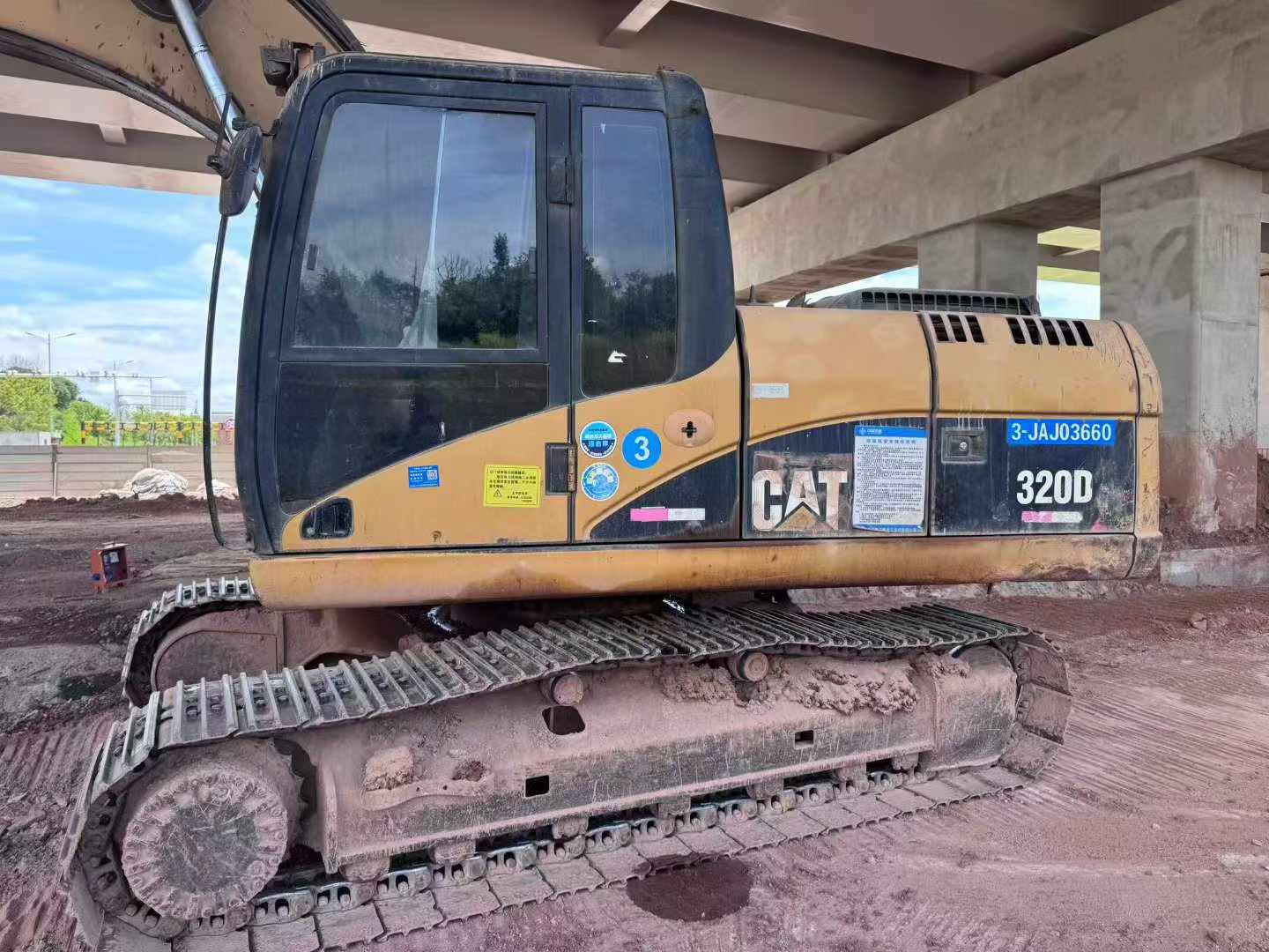 Buy Caterpillar 320D Used Excavator / 1
