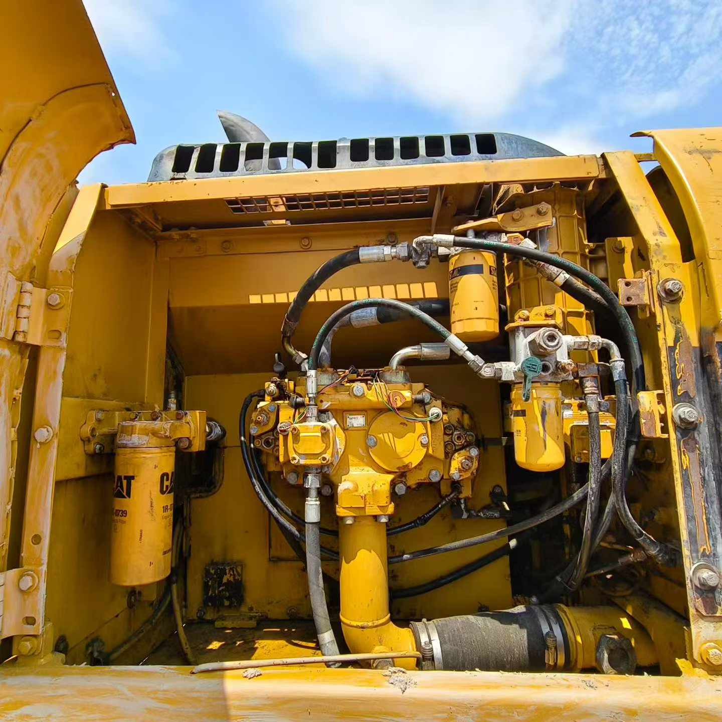 Buy Caterpillar 324D Used Excavator / 5 Buy Caterpillar 324D Used Excavator / 5