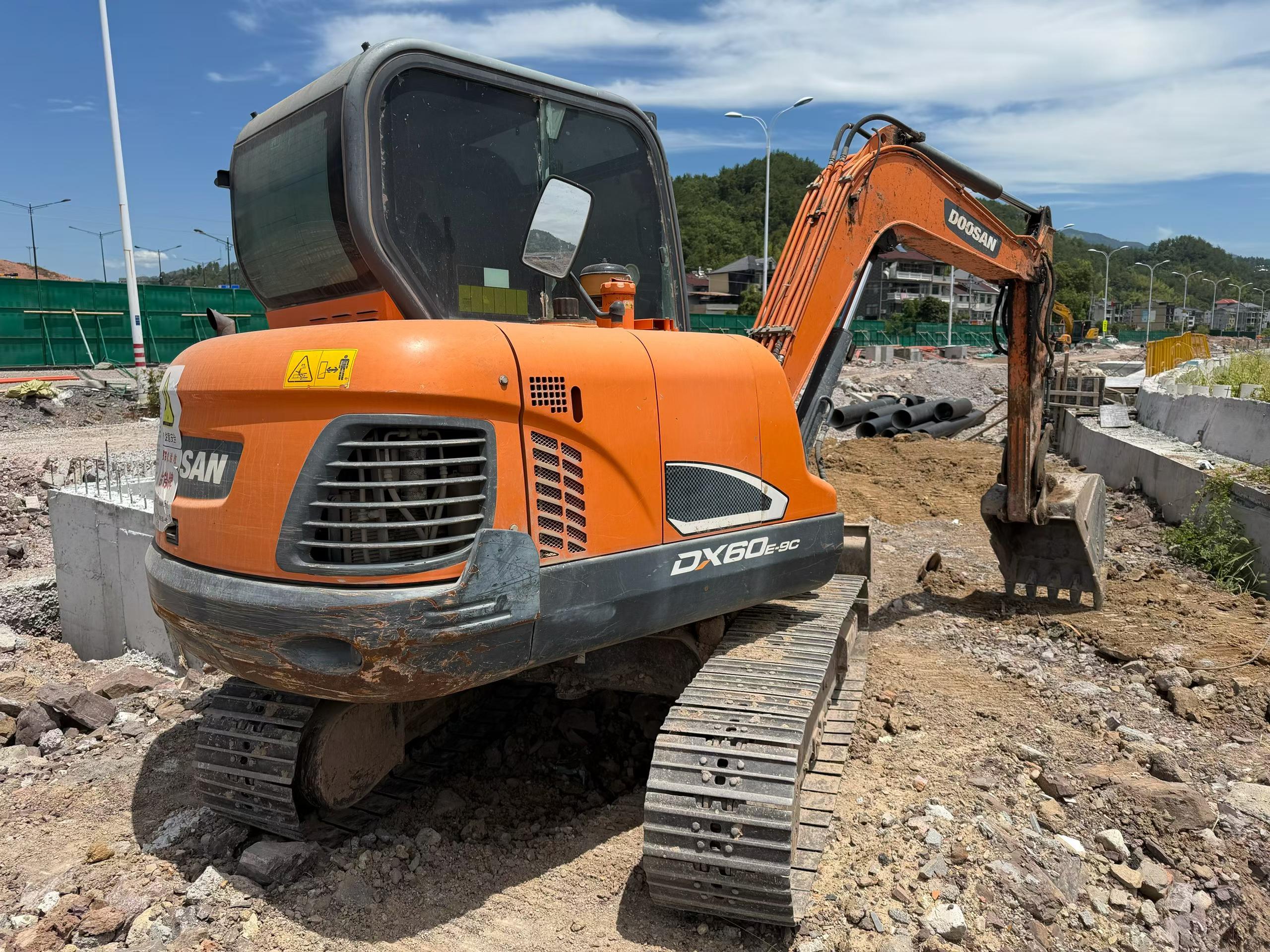 Buy Doosan DX60-9C Used Excavator / 3 Buy Doosan DX60-9C Used Excavator / 3