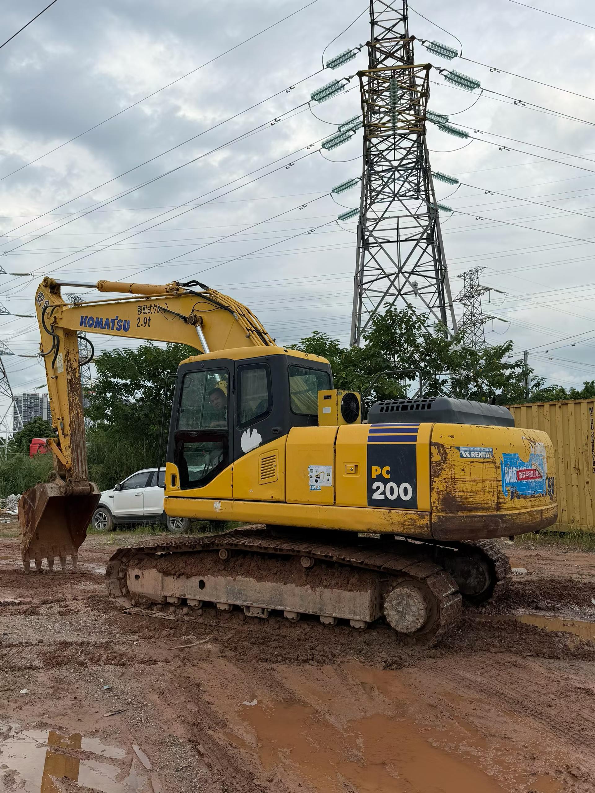 Buy Komatsu PC200-7 Used Excavator / 3 Buy Komatsu PC200-7 Used Excavator / 3