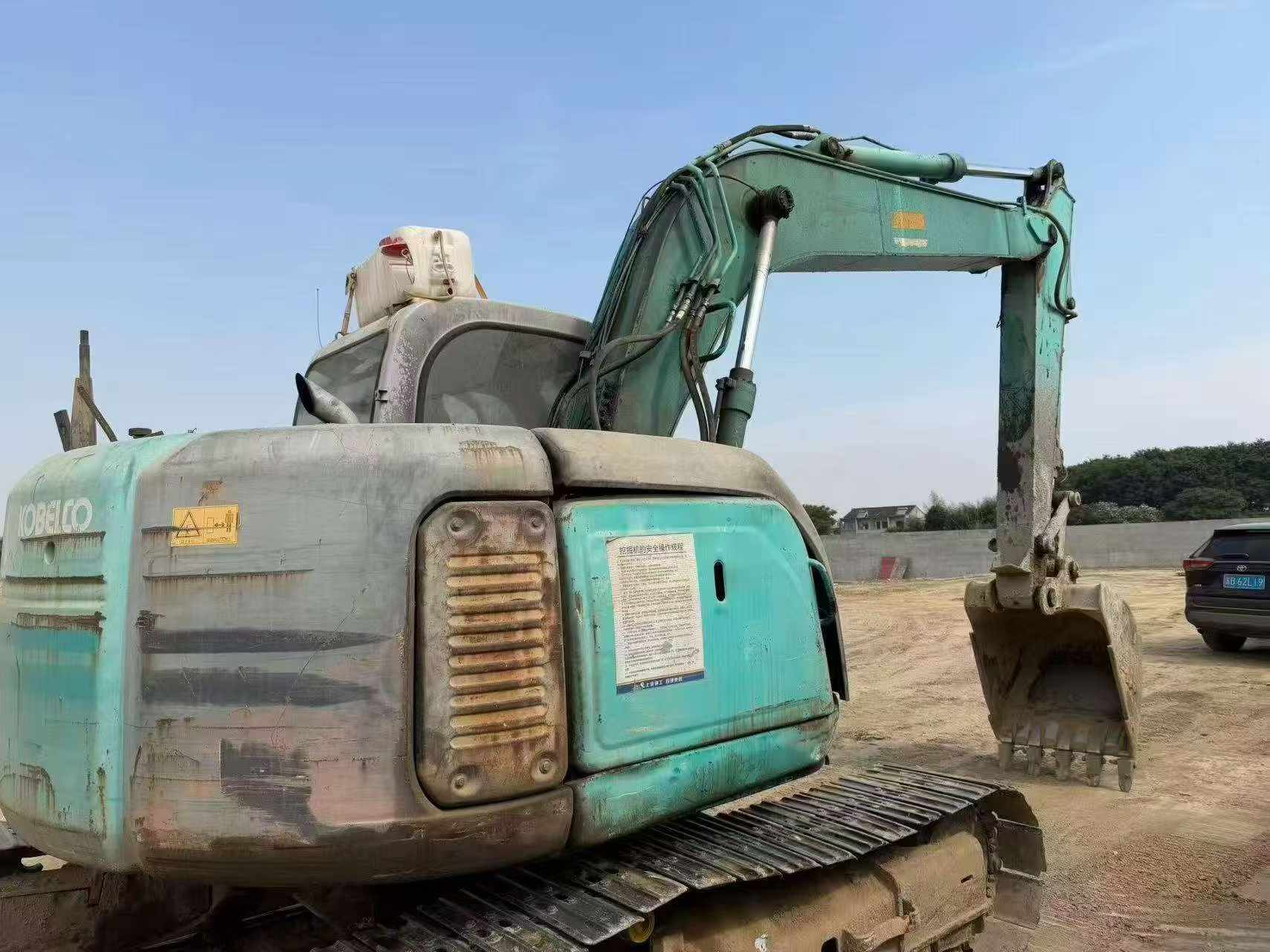 Buy Kobelco SK135SR Used Excavator / 3 Buy Kobelco SK135SR Used Excavator / 3