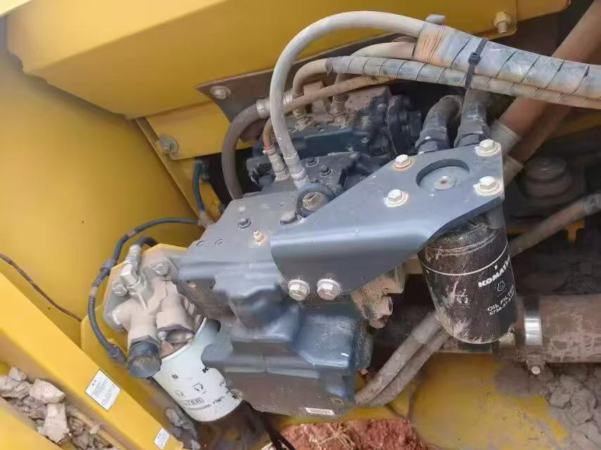 Buy Komatsu PC200-8 Used Excavator / 2 Buy Komatsu PC200-8 Used Excavator / 2