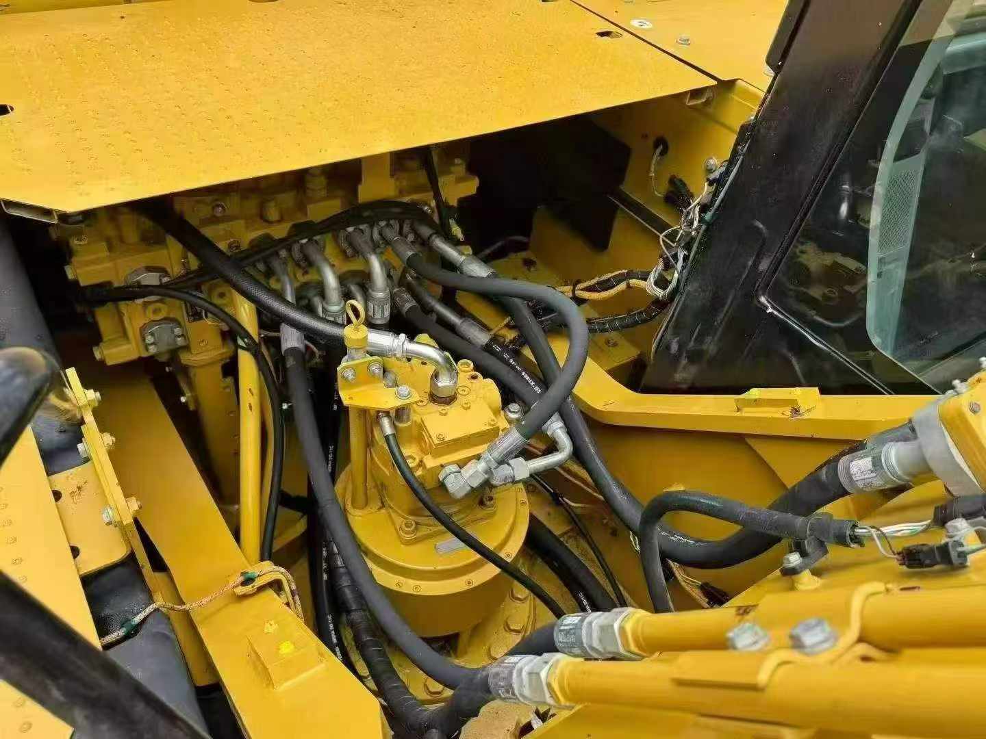 Buy Caterpillar 330B Used Excavator / 6 Buy Caterpillar 330B Used Excavator / 6