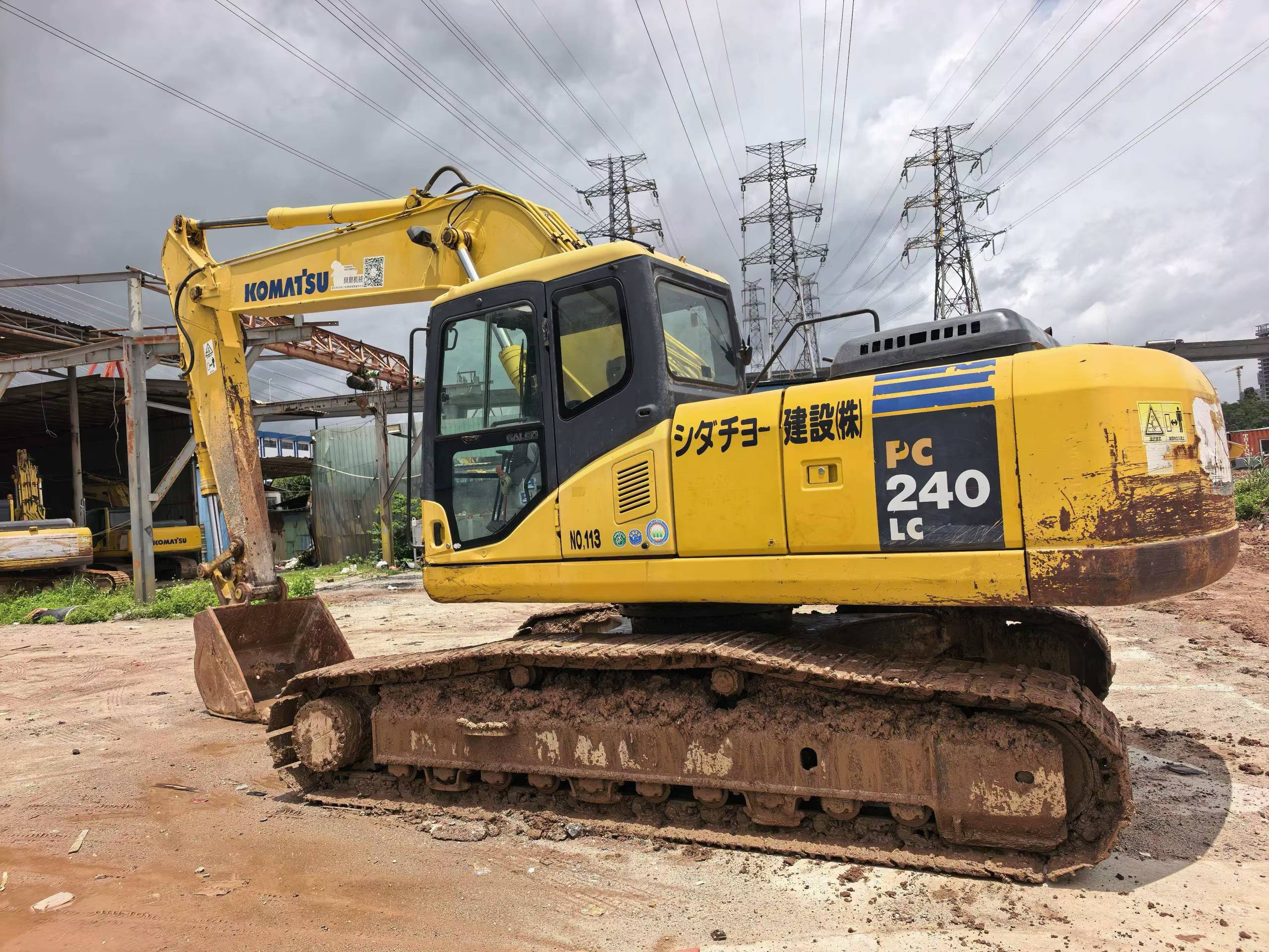 Buy Komatsu PC220-7 Used Excavator / 6