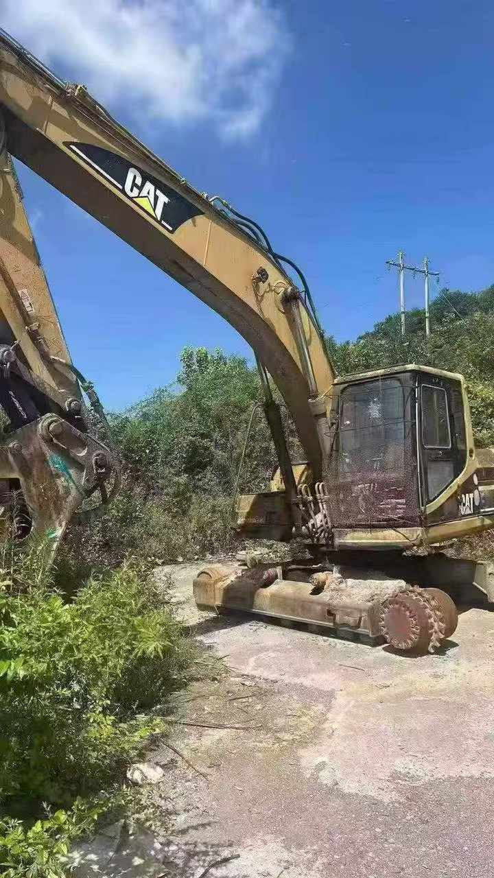 Buy Caterpillar 320B Used Excavator / 2 Buy Caterpillar 320B Used Excavator / 2