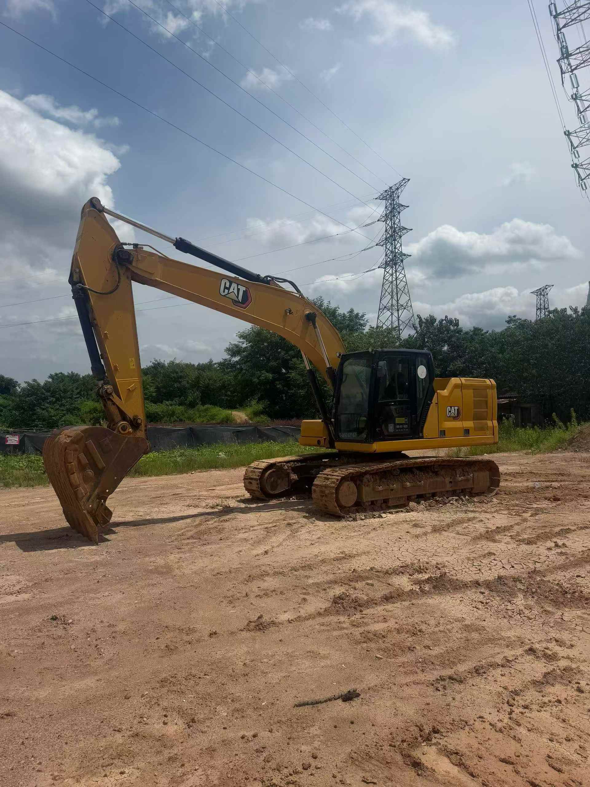 Buy Caterpillar 323 Used Excavator / 1