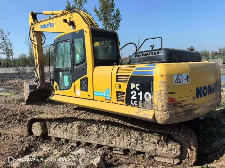 Buy Komatsu PC210-8 Used Excavator / 1
