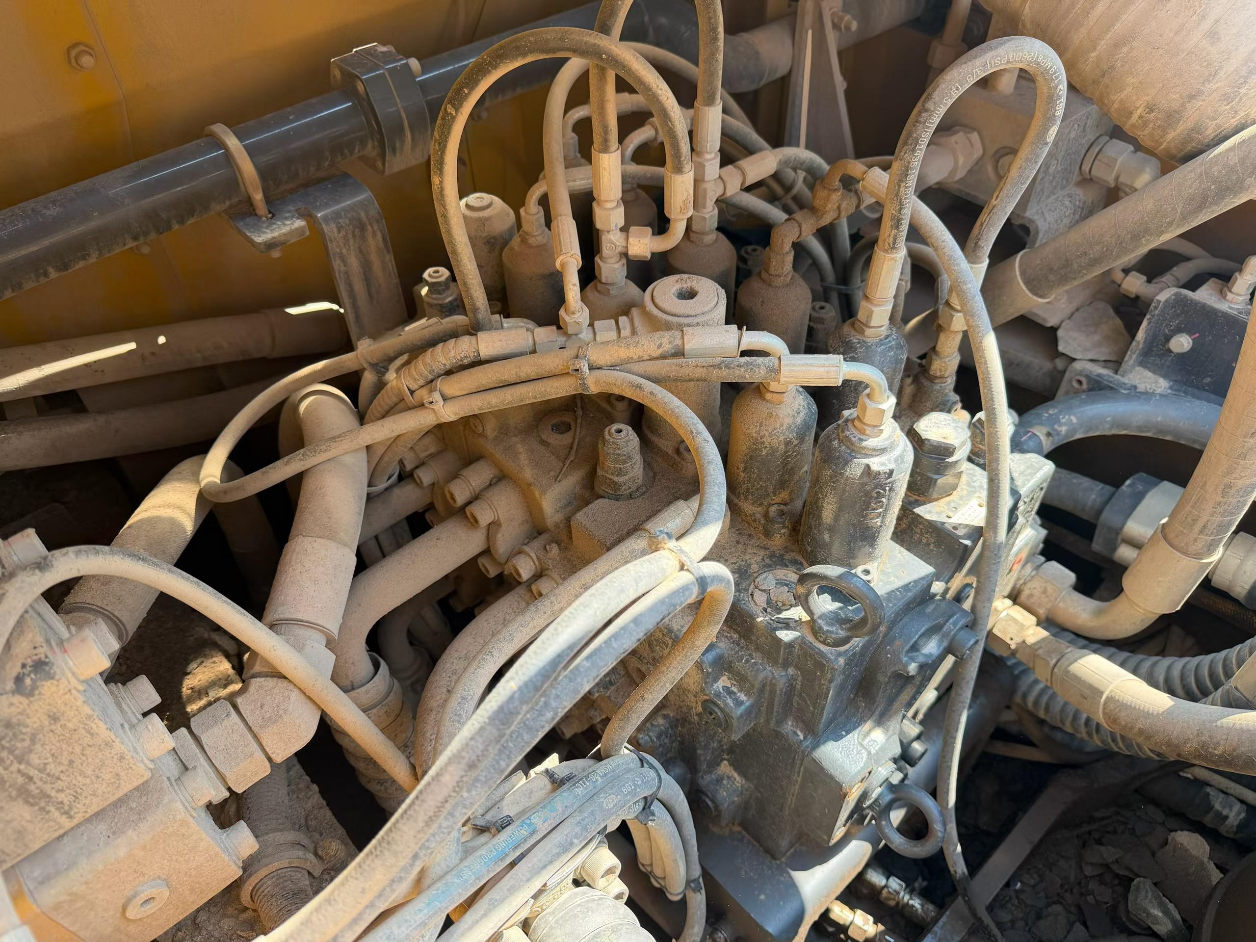 Buy XCMG XE600DK Used Excavator / 4 Buy XCMG XE600DK Used Excavator / 4
